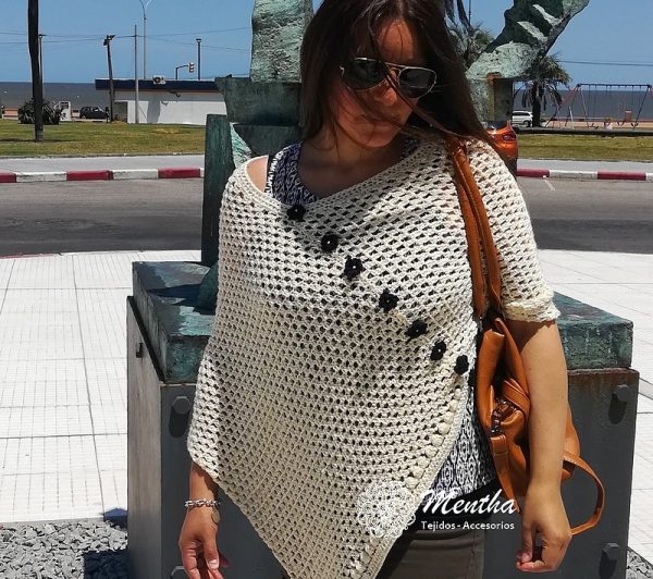 dav Poncho un pico en hilo con apliques
